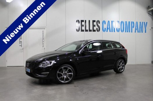 Volvo V60 - 2.0 D2 Ocean Race | Navigatie | Leder | LM Velgen | - 1