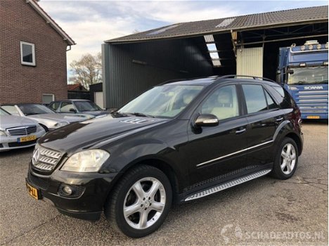 Mercedes-Benz ML-klasse - 4.0 420 cdi v8 32v 4-matic 4x4 automaat sport - luchtvering - schuifdak - - 1