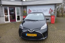 Toyota Yaris - 1.0 VVT-i Trend Orginele Nederlandse auto - navigatie - lm velgen - airco - centrale