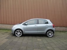 Toyota Yaris - 1.3 VVT-i (Airco, Leer)