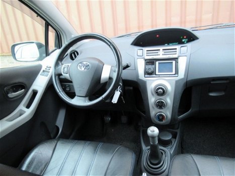 Toyota Yaris - 1.3 VVT-i (Airco, Leer) - 1