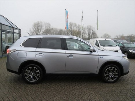 Mitsubishi Outlander - 2.0 PHEV Executive Edition X-Line /1STE EIG/5-DRS/NAVI/AIRCO/PDC - 1