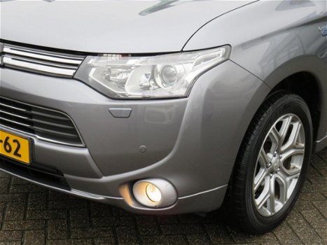 Mitsubishi Outlander - 2.0 PHEV Executive Edition /1STE EIG/5-DRS/NAVI/AIRCO/PDC - 1