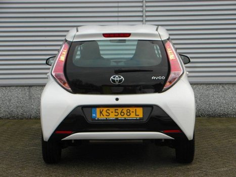 Toyota Aygo - 1.0 VVT-i x-play 5drs Airco Parkeercamera - 1