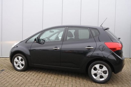 Kia Venga - 1.6 CVVT First Edition | Rijklaar Inlc. 6 maanden Garantie | Navigatie | Climate Control - 1