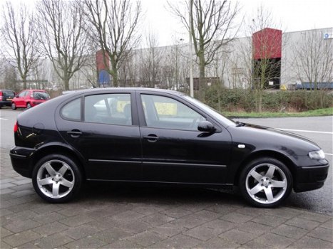 Seat Leon - 1.6-16V Stella - XENON - AIRCO - CRUISE CONTR - APK T/M 12/2020 - BONNEN VAN BEURT ERBIJ - 1