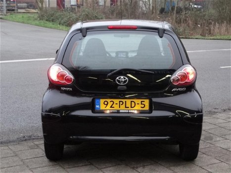 Toyota Aygo - 1.0-12V Comfort Navigator - INCL NIEUWE APK - NAVIGATIE - AIRCO - ELEKTR RAMEN - NAP - 1