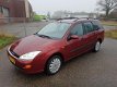 Ford Focus Wagon - 1.6-16V Ghia MET VOL JAAR A.P.K. (AIRCO) - 1 - Thumbnail