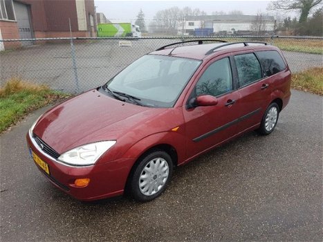 Ford Focus Wagon - 1.6-16V Ghia MET VOL JAAR A.P.K. (AIRCO) - 1