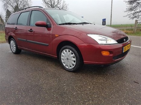 Ford Focus Wagon - 1.6-16V Ghia MET VOL JAAR A.P.K. (AIRCO) - 1