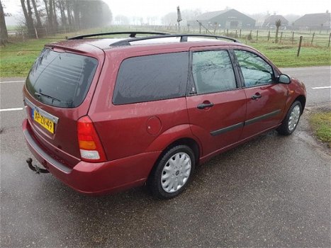 Ford Focus Wagon - 1.6-16V Ghia MET VOL JAAR A.P.K. (AIRCO) - 1