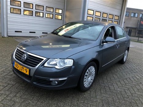 Volkswagen Passat - 2.0 TDI Comfl. BlueMotion (bj 2009) SEDAN|EURO5|CLIMA|FACELIFT - 1