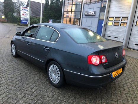 Volkswagen Passat - 2.0 TDI Comfl. BlueMotion (bj 2009) SEDAN|EURO5|CLIMA|FACELIFT - 1