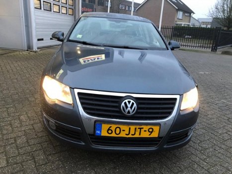 Volkswagen Passat - 2.0 TDI Comfl. BlueMotion (bj 2009) SEDAN|EURO5|CLIMA|FACELIFT - 1