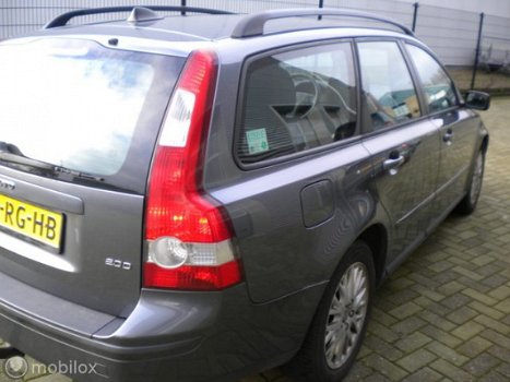 Volvo V50 - 2.0D Momentum - 1