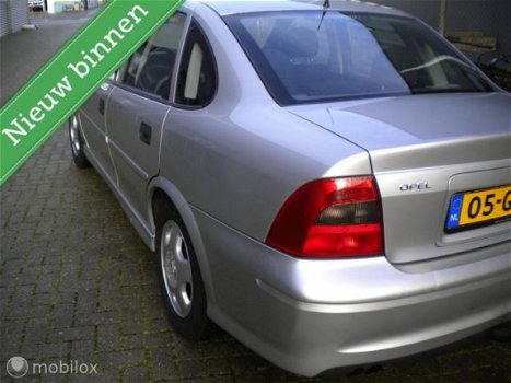 Opel Vectra - 1.8-16V GL - 1