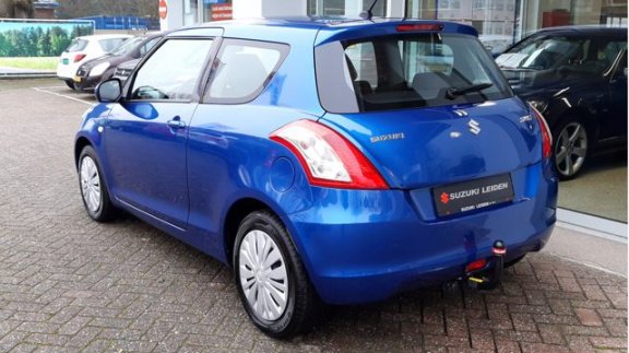 Suzuki Swift - 1.2 COMFORT EASSS Airco | Stoelverwarming | Trekhaak - 1