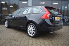 Volvo V60 - 1.6 D2 Summum | Dealer Onderhouden | Navigatie | 17 Inch |