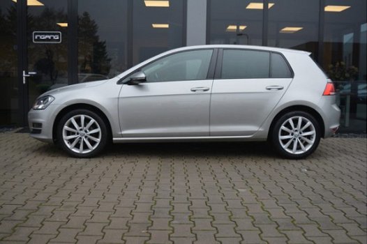 Volkswagen Golf - 1.2 TSI Business Edition Org.NL | Navigatie | 17 Inch | Parkeer Sensoren | - 1