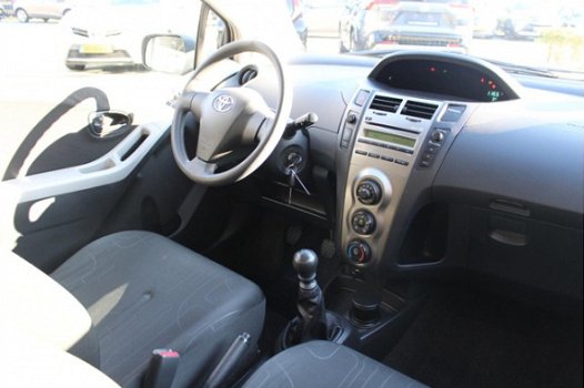 Toyota Yaris - 1.3 5-DEURS AIRCO RADIO/CD - 1