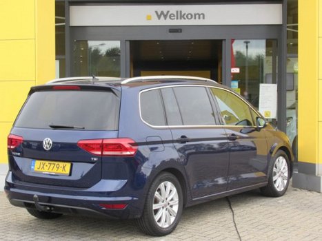 Volkswagen Touran - TSI 110PK HIGHLINE 7P. NAVIGATIE / PARKEERSENSOREN / TREKHAAK - 1