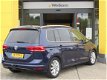 Volkswagen Touran - TSI 110PK HIGHLINE 7P. NAVIGATIE / PARKEERSENSOREN / TREKHAAK - 1 - Thumbnail