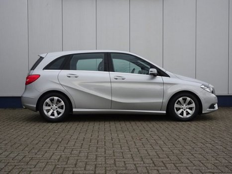 Mercedes-Benz B-klasse - 180 AMBITION AUTOMAAT NAVIGATIE / PARKEERSENSOREN / BLUETOOTH - 1