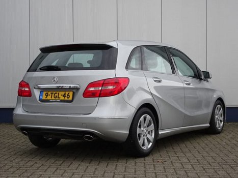 Mercedes-Benz B-klasse - 180 AMBITION AUTOMAAT NAVIGATIE / PARKEERSENSOREN / BLUETOOTH - 1