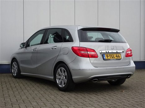 Mercedes-Benz B-klasse - 180 AMBITION AUTOMAAT NAVIGATIE / PARKEERSENSOREN / BLUETOOTH - 1