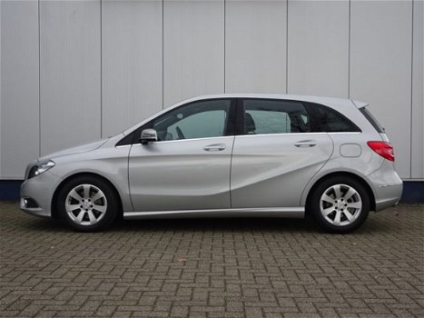 Mercedes-Benz B-klasse - 180 AMBITION AUTOMAAT NAVIGATIE / PARKEERSENSOREN / BLUETOOTH - 1