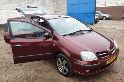 Nissan Almera Tino - 1.8 Tekna ZEER NETJES , 5 Drs top onderhouden, BJ 2005 km 121.000 NAP - 1