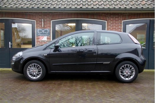 Fiat Punto Evo - 1.3 M-Jet Mylife | NAP | CRUISE | NIEUWE APK - 1