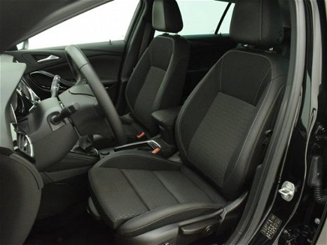 Opel Astra - 1.4 Turbo 150pk Innovation + Navi, PDC V+A, AGR comfortseats - 1