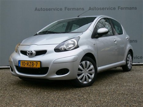 Toyota Aygo - 5 Drs - Airco - Silver Edition -Navigatie- 27000 KM - 1