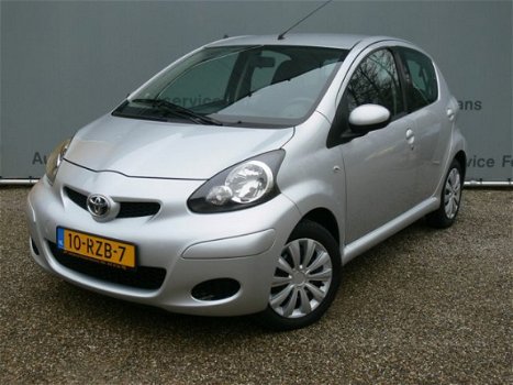 Toyota Aygo - 5 Drs - Airco - Silver Edition -Navigatie- 27000 KM - 1