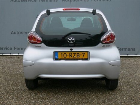 Toyota Aygo - 5 Drs - Airco - Silver Edition -Navigatie- 27000 KM - 1