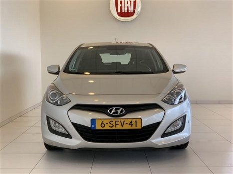 Hyundai i30 - 1.6 GDI i-Vision Navigatie | Climate | Cruise | 1.000, - Slooppre - 1