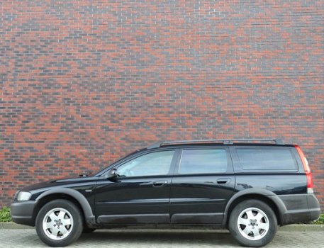 Volvo XC70 - Cross Country 2.4T AWD *BTW*LPG*Trekhaak*Historie*Youngtimer - 1