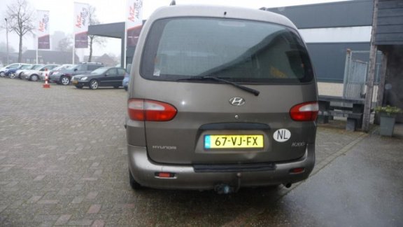 Hyundai H 200 - 2.5 DC lang 6 seater - 1