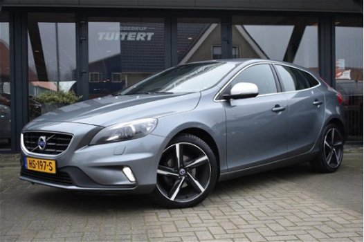 Volvo V40 - 2.0 D2 R-Design [ XENON STOELVERWARMING NAVIGATIE PARKEERSENSOREN ] - 1