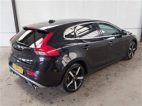 Volvo V40 - 2.0 D4 190 PK R-Design 1e EIGENAAR A.TREKHAAK NAVI CRUISE ECC - 1