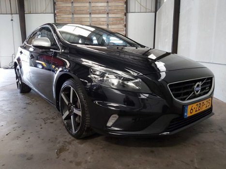 Volvo V40 - 2.0 D4 190 PK R-Design 1e EIGENAAR A.TREKHAAK NAVI CRUISE ECC - 1