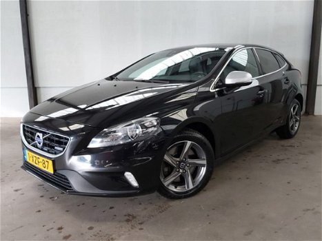 Volvo V40 - 2.0 D4 190 PK R-Design 1e EIGENAAR PANORAMA DAK LEER NAVI CRUISE - 1