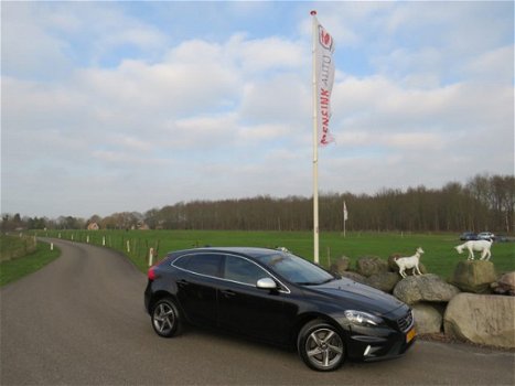 Volvo V40 - 2.0 D4 190 PK R-Design 1e EIGENAAR PANORAMA DAK LEER NAVI CRUISE - 1