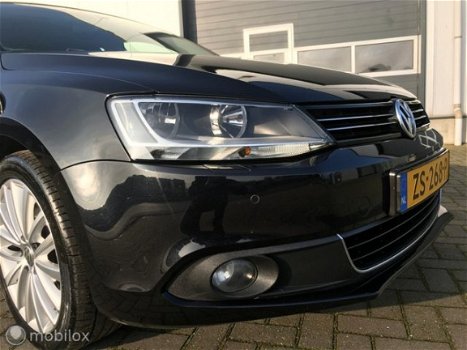 Volkswagen Jetta - 1.4 TSI Highline R Line , BOMVOLKEYLESS ENT - 1