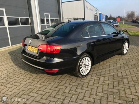 Volkswagen Jetta - 1.4 TSI Highline R Line , BOMVOLKEYLESS ENT - 1