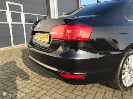 Volkswagen Jetta - 1.4 TSI Highline R Line , BOMVOLKEYLESS ENT - 1