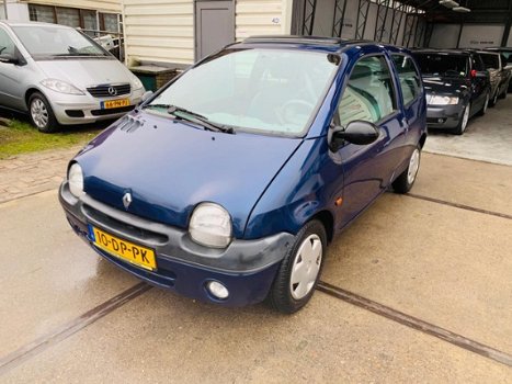 Renault Twingo - 1.2 Comfort / Apk / Panodak/ stuurbekr/ Elek ramen/ Nap - 1