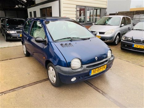 Renault Twingo - 1.2 Comfort / Apk / Panodak/ stuurbekr/ Elek ramen/ Nap - 1