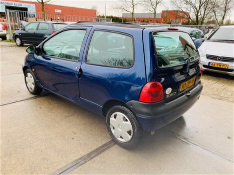 Renault Twingo - 1.2 Comfort / Apk / Panodak/ stuurbekr/ Elek ramen/ Nap - 1